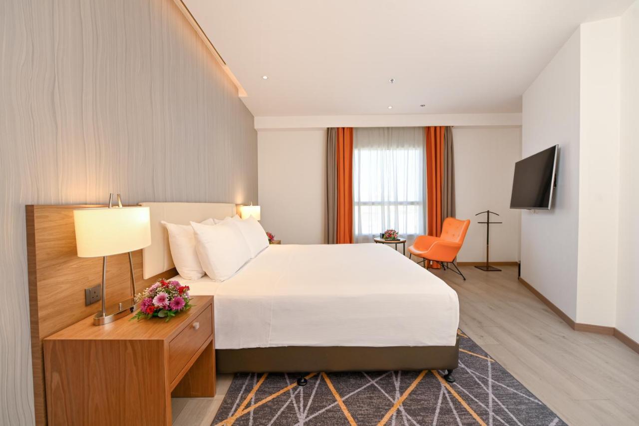 Clarion Hotel Jeddah Airport Bagian luar foto